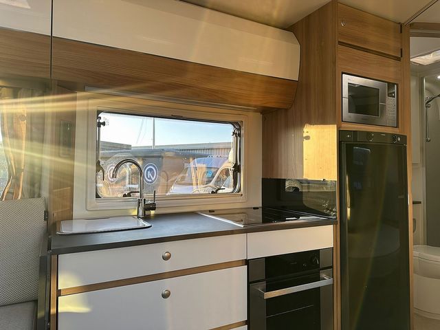 Bailey Autograph 75-2 Motorhome (2017) - Picture 7