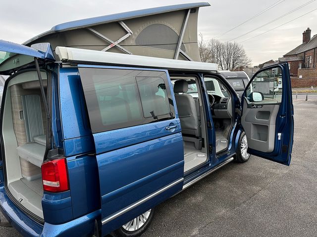 Volkswagen California Campervan (2014) - Picture 17