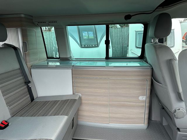 Volkswagen California Campervan (2014) - Picture 6