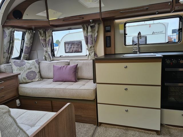 Bailey Unicorn Vigo Touring Caravan (2018) - Picture 12