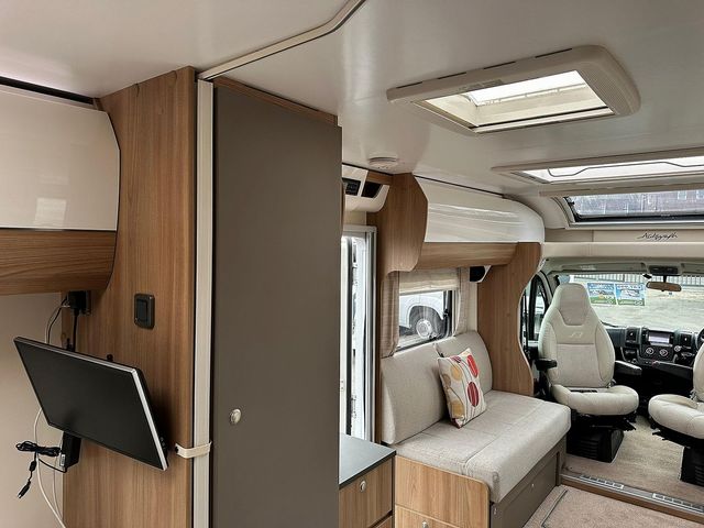 Bailey Autograph 75-2 Motorhome (2017) - Picture 8