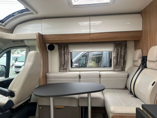 Bailey Autograph 79-4 Touring Caravan (2018) - Picture 10