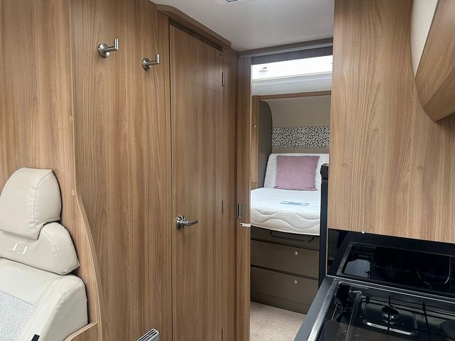 Bailey Autograph 79-4 Touring Caravan (2018) - Picture 15