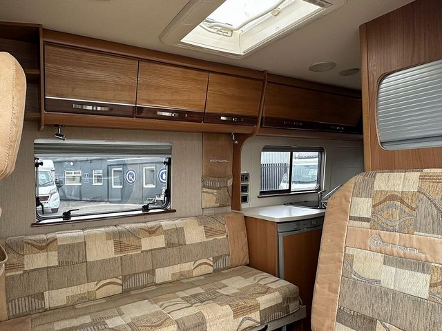 Swift Mondial Campervan (2010) - Picture 19