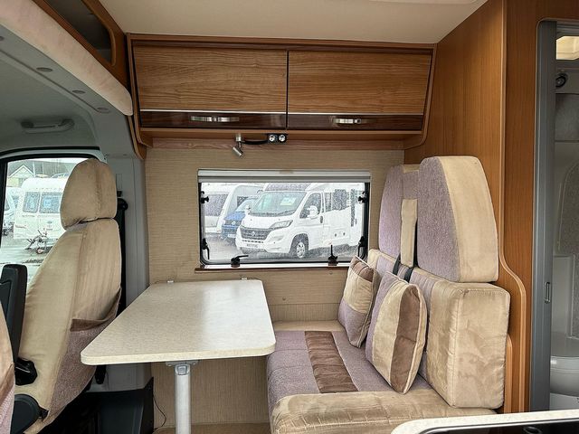 Autocruise Pace Campervan (2010) - Picture 10