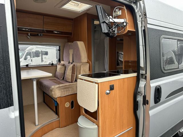 Autocruise Pace Campervan (2010) - Picture 5