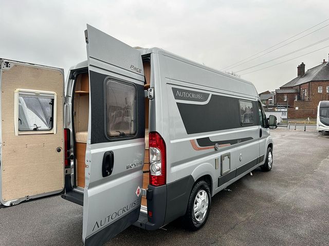 Autocruise Pace Campervan (2010) - Picture 6