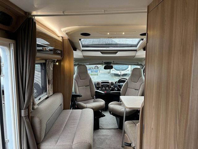 Swift Bessacarr 494 Motorhome (2017) - Picture 4