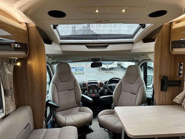 Swift Bessacarr 494 Motorhome (2017) - Picture 5