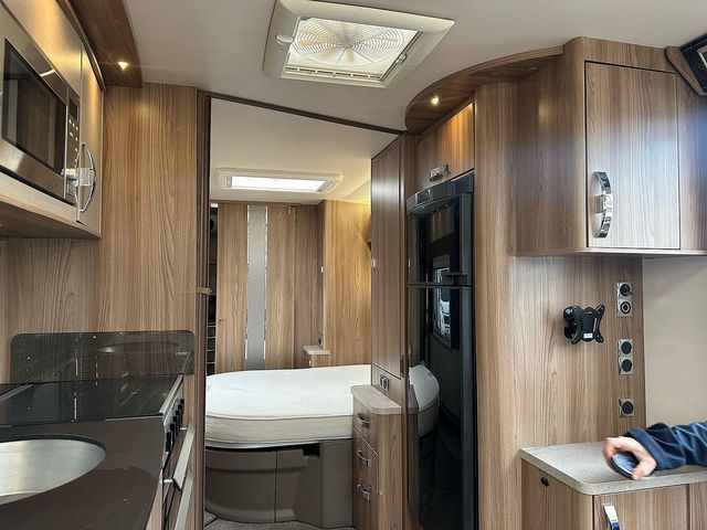 Swift Elegance 645  (2019) - Picture 7