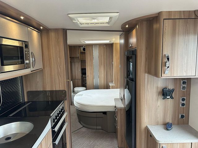 Swift Elegance 645  (2019) - Picture 9