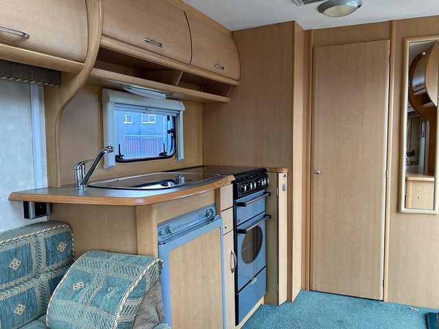 Abbey Maverick Touring Caravan (2004) - Picture 7