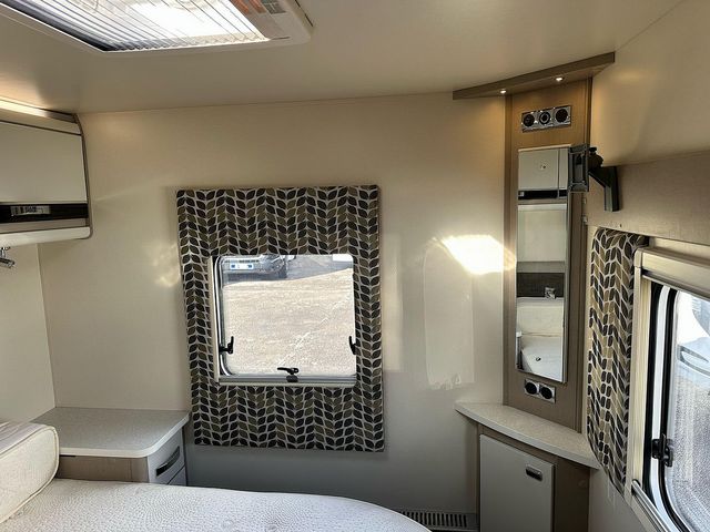 Sterling Eccles 630 Touring Caravan (2017) - Picture 12