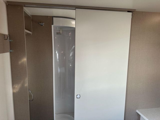 Sterling Eccles 630 Touring Caravan (2017) - Picture 13