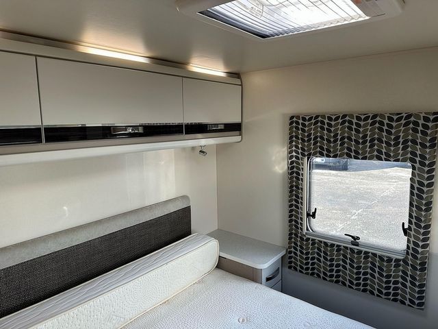 Sterling Eccles 630 Touring Caravan (2017) - Picture 8