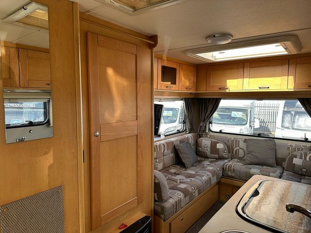 Elddis Autoquest 140 White (2010) - Picture 4