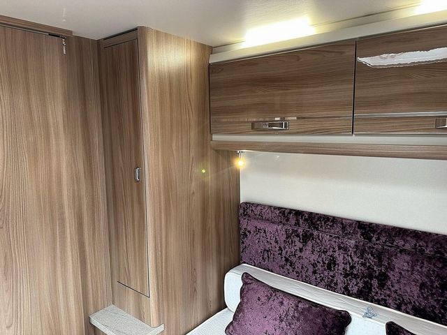 Swift Challenger 580 Touring Caravan (2019) - Picture 17