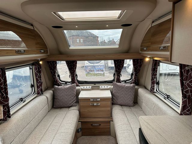 Swift Challenger 580 Touring Caravan (2019) - Picture 4