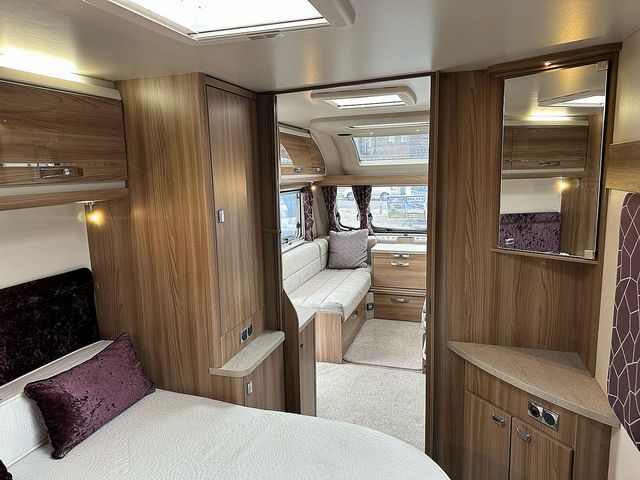 Swift Challenger 580 Touring Caravan (2019) - Picture 16