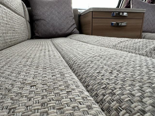 Swift Challenger 580 Touring Caravan (2019) - Picture 17