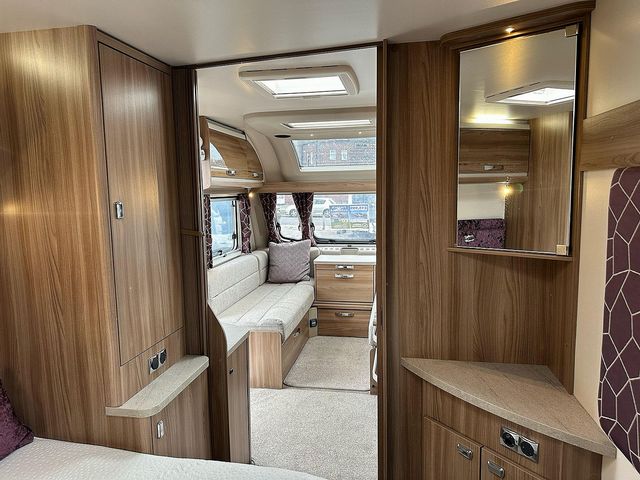 Swift Challenger 580 Touring Caravan (2019) - Picture 8