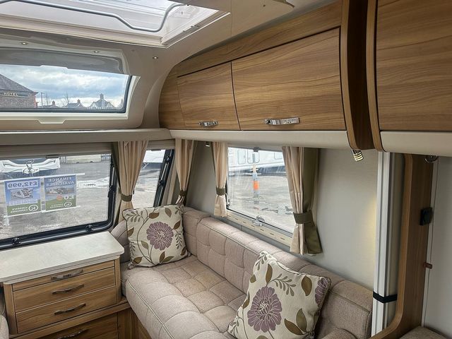 Elddis Crusader Tempest EB Touring Caravan (2014) - Picture 11