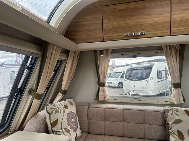 Elddis Crusader Tempest EB Touring Caravan (2014) - Picture 5