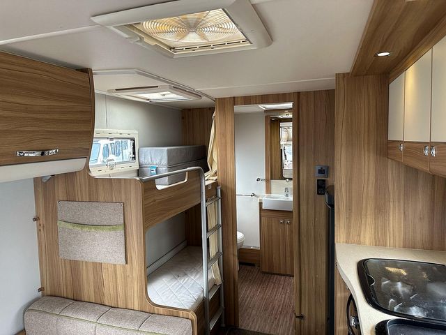 Elddis Crusader Tempest EB Touring Caravan (2014) - Picture 11
