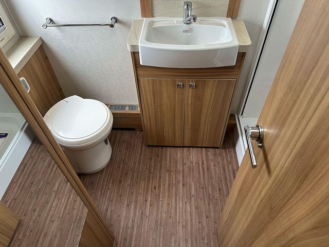 Elddis Crusader Tempest EB Touring Caravan (2014) - Picture 16