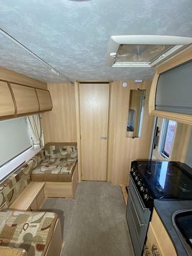 Coachman Amara 17/4 Touring Caravan (2009) - Picture 8