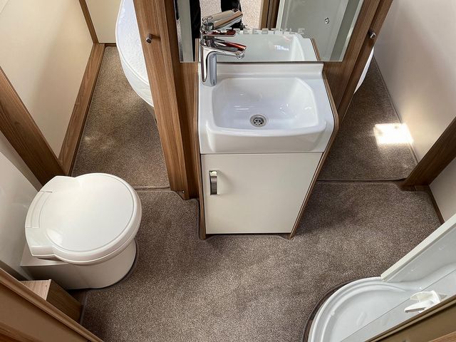 Swift Sprite Freestyle Touring Caravan (2019) - Picture 7