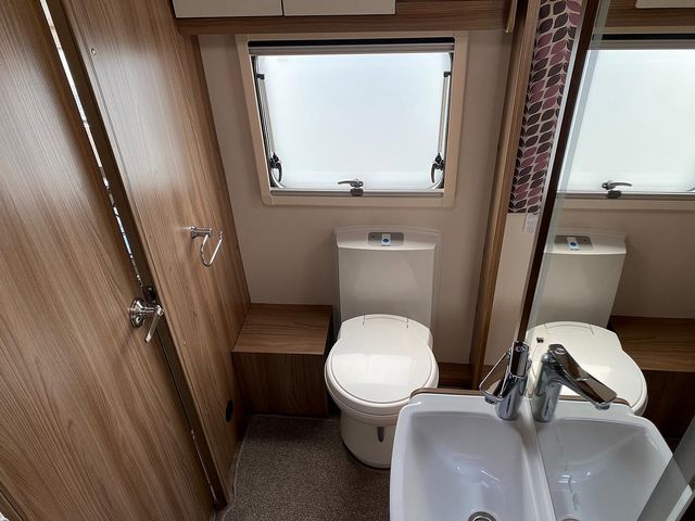 Swift Sprite Freestyle Touring Caravan (2019) - Picture 9