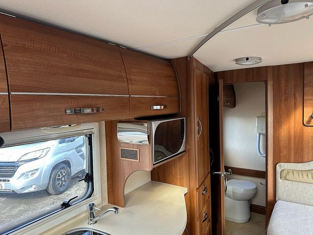 Auto Sleepers Mayfair Touring Caravan (2012) - Picture 14