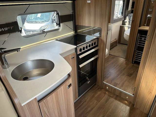 Swift Kon-TIKI Motorhome (2019) - Picture 18