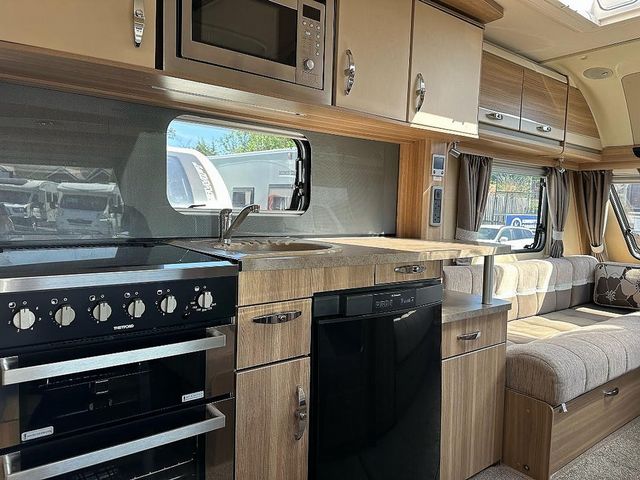 Sterling Eccles Moonstone SE Touring Caravan (2013) - Picture 10