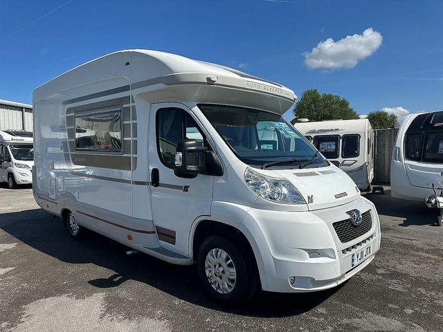 Auto Sleeper Broadway Motorhome (2011) - Picture 10