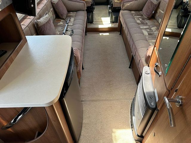 Auto Sleeper Broadway Motorhome (2011) - Picture 7