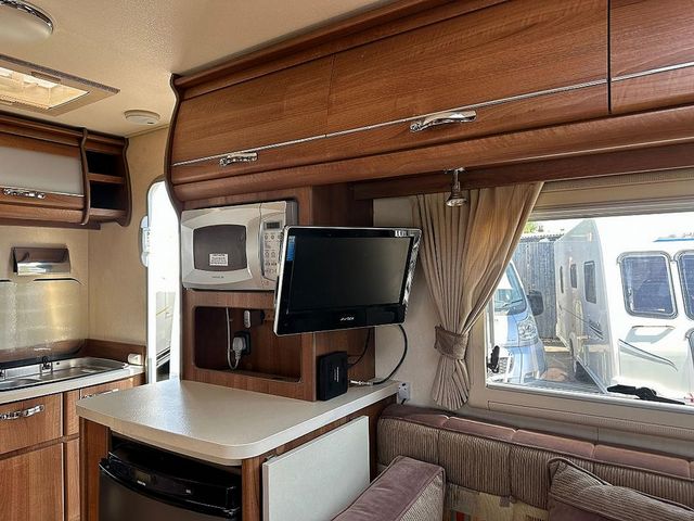 Auto Sleeper Broadway Motorhome (2011) - Picture 8