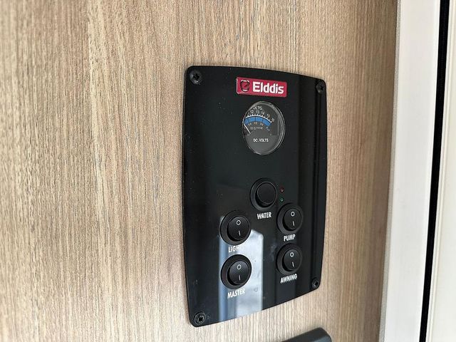 Elddis Autoquest 155 Motorhome (2017) - Picture 5