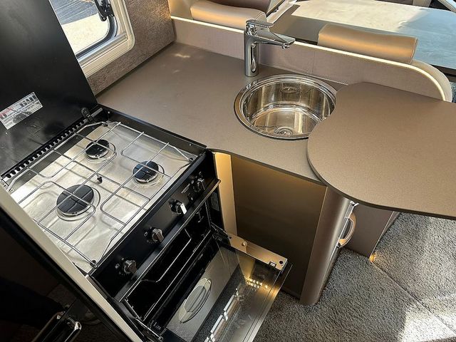 Burstner Lyseo TD744 Harmony Line Motorhome (2020) - Picture 13