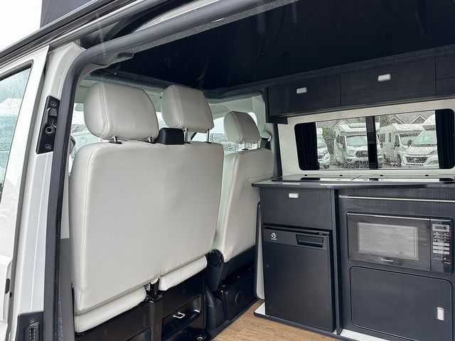 Volkswagen Transporter Spartan Campervan (2020) - Picture 17