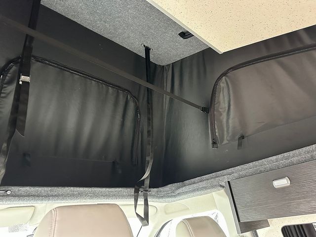 Volkswagen Transporter Spartan Campervan (2020) - Picture 18