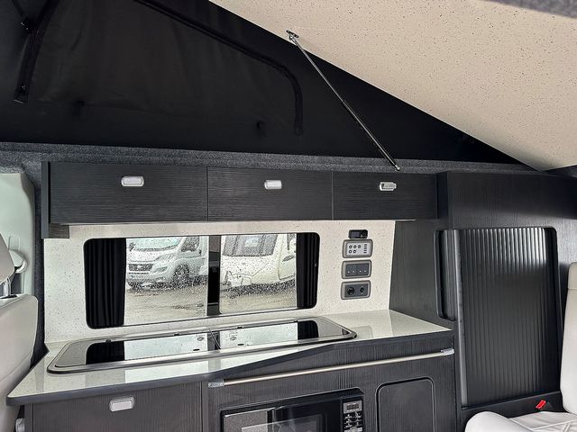 Volkswagen Transporter Spartan Campervan (2020) - Picture 20
