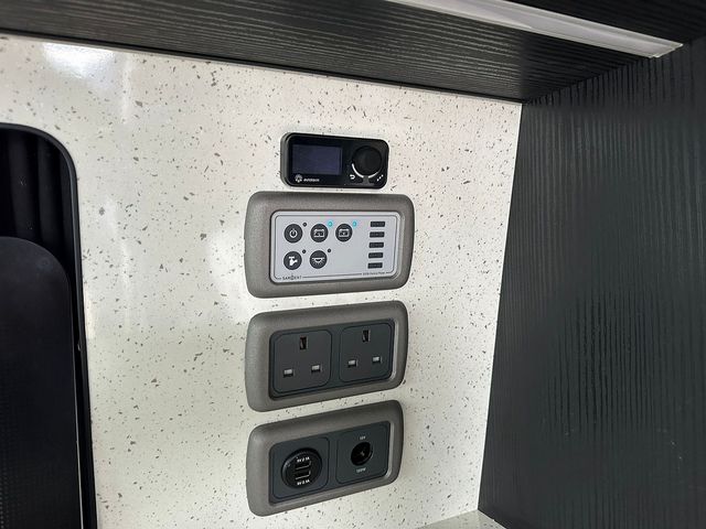 Volkswagen Transporter Spartan Campervan (2020) - Picture 27