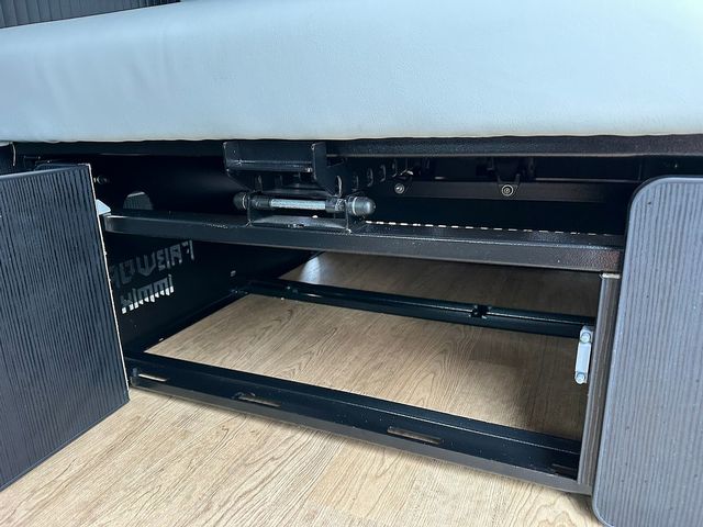 Volkswagen Transporter Spartan Campervan (2020) - Picture 29