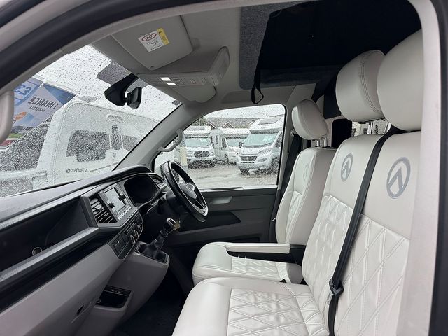 Volkswagen Transporter Spartan Campervan (2020) - Picture 8