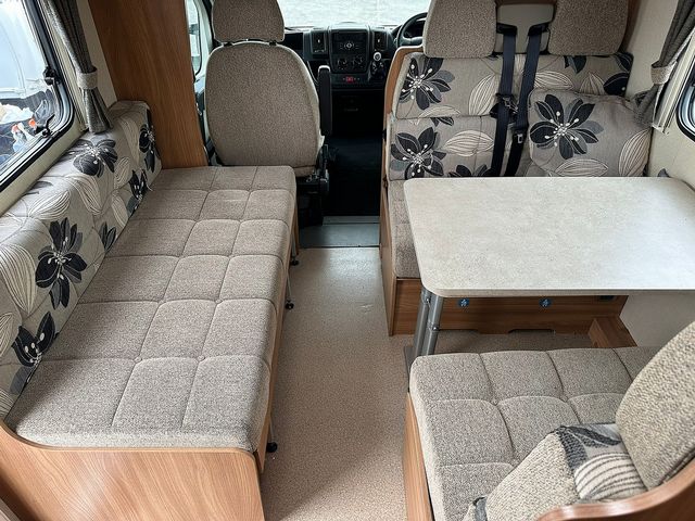 Swift Escape 696 Motorhome (2012) - Picture 17