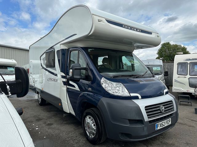 Swift Escape 696 Motorhome (2012) - Picture 3