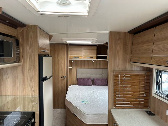 Bailey Unicorn Barcelona Touring Caravan (2016) - Picture 14