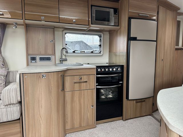 Bailey Unicorn Barcelona Touring Caravan (2016) - Picture 15